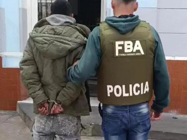 Tena pedido de captura, fue a votar y lo detuvieron